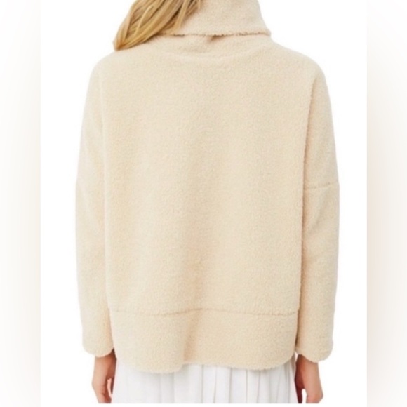 Tuckernuck Sherpa Pullover - Picture 4 of 11